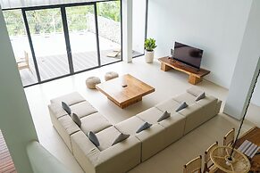 Lavender Rooftop 3BR Villa with a Heated Private Pool