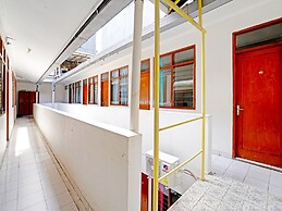 OYO 90840 Teratai Residence