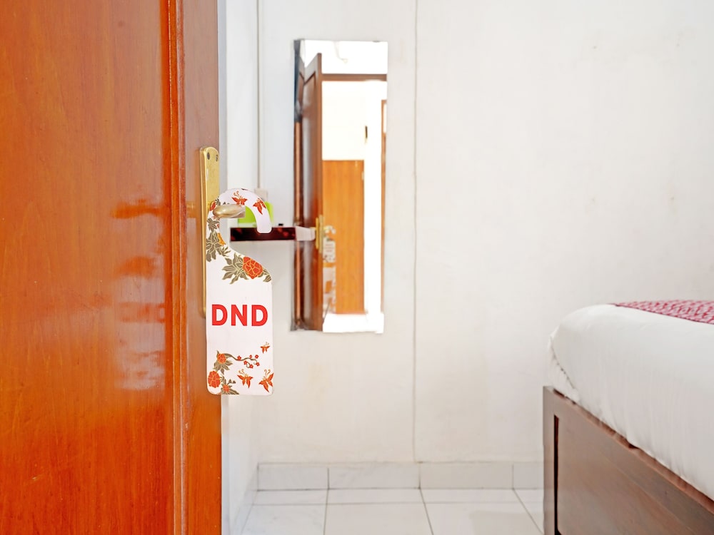 OYO 90840 Teratai Residence