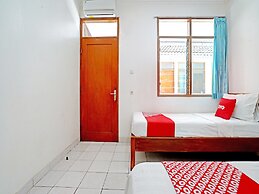 OYO 90840 Teratai Residence