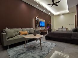 Attic Home Melaka Imperio Residence
