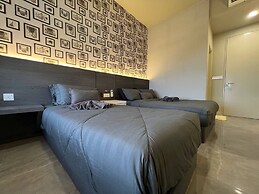 Attic Home Melaka Imperio Residence