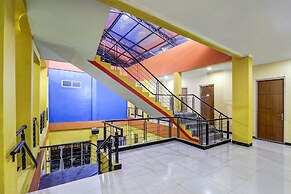 OYO 91036 Hotel Simpang Lima Gkpri