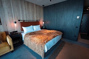 Tenir Eco Hotel
