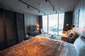 Tenir Eco Hotel