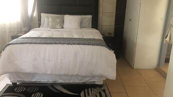 Captivating 1-bed Studio in Springs