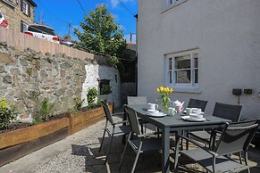 2 Chapel Place