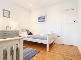 2 Chapel Place