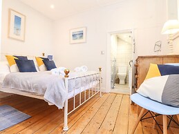 2 Chapel Place