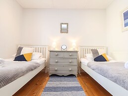 2 Chapel Place