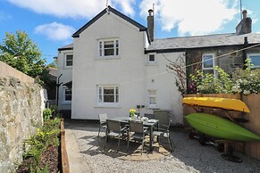 2 Chapel Place