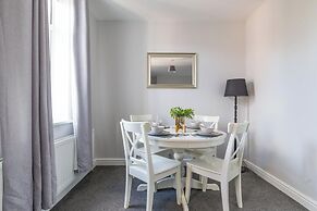 Apartment - Sleeps 3 - Pet Friendly - Parking