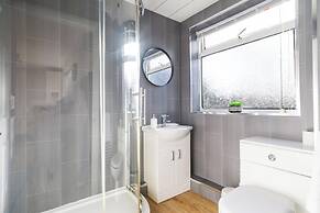 Apartment - Sleeps 3 - Pet Friendly - Parking