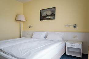 Point Hotel Apartments & Rooms