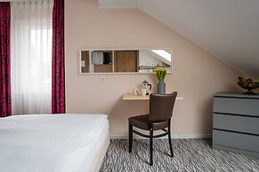 Point Hotel Apartments & Rooms