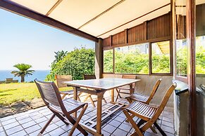 Hilltop Hideaway