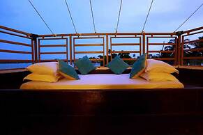 Double Decker Houseboat