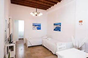 Eleanna's Mykonos