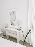 Eleanna's Mykonos