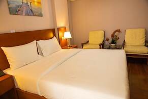 Three 888 Hotel