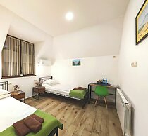 Blur Inn Gallery Hotel