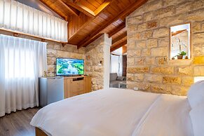 Via Maria Boutique Suites