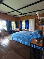 Reventazon River Mountain Lodge