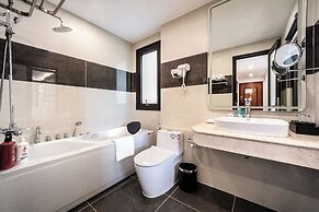 A25 Premium Hotel - 16 Mieu Dam