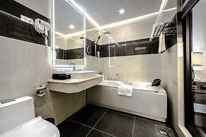 A25 Premium Hotel - 16 Mieu Dam