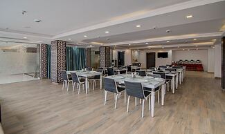Treebo The Platinum Studio 50
