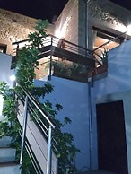 Meli Milon Villa