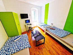 Croparadise Hostel