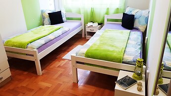 Croparadise Hostel