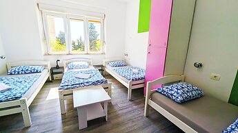Croparadise Hostel