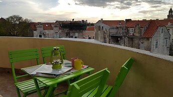 Croparadise Hostel