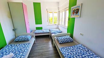 Croparadise Hostel