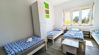 Croparadise Hostel