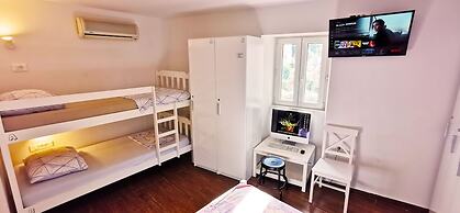 Croparadise Hostel