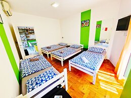 Croparadise Hostel