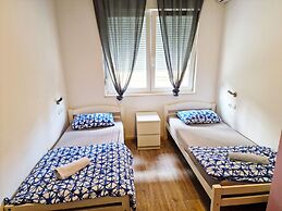 Croparadise Hostel