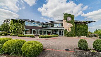 Blunsdon House Hotel