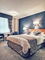 Blunsdon House Hotel