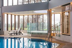 Blunsdon House Hotel