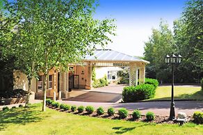 Blunsdon House Hotel