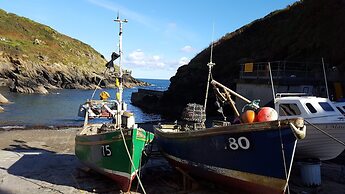 Immaculate 2 Bed Apartment on The Lizard Cornwall