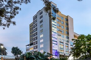 DALLAS PREMIERE HOTEL
