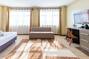 DALLAS PREMIERE HOTEL