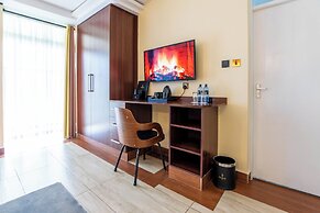 DALLAS PREMIERE HOTEL