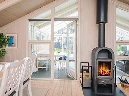 6 Person Holiday Home in Ulfborg