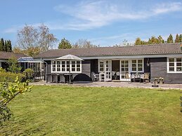 8 Person Holiday Home in Vaeggerlose